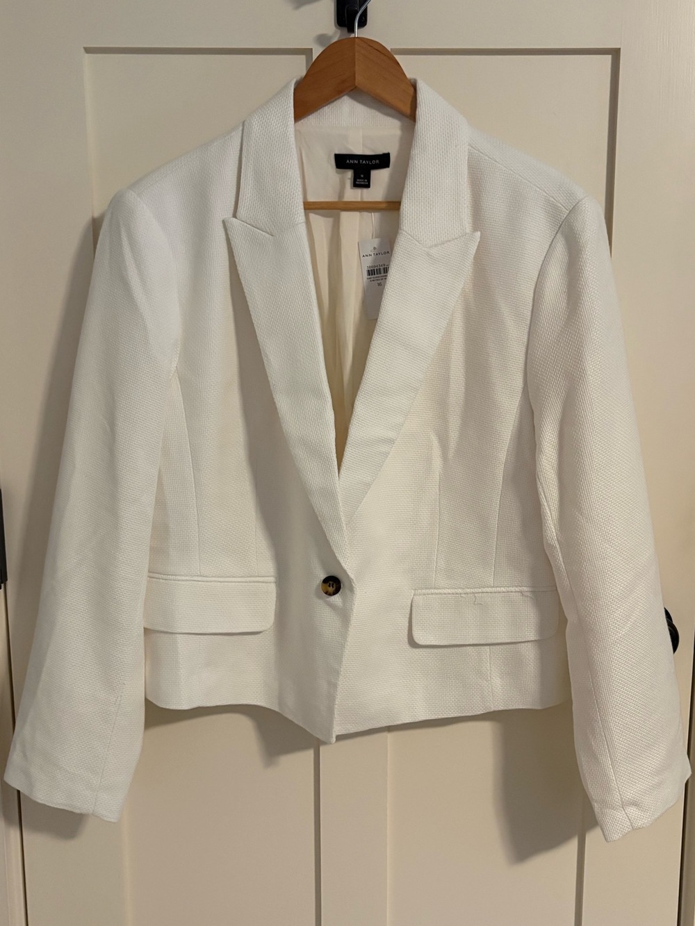 Ann Taylor White Textured Single-Button Blazer
